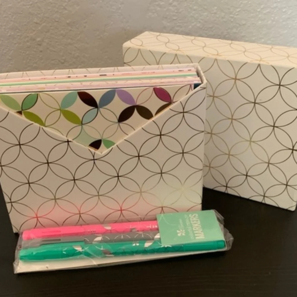 NWT! Erin Condren- Colorful Greeting Card 16 Pack Set with Storage Box!